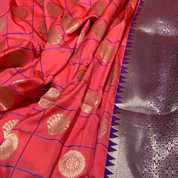 Pink check Indian traditional soft silk saree for women - Picture 3 of 15